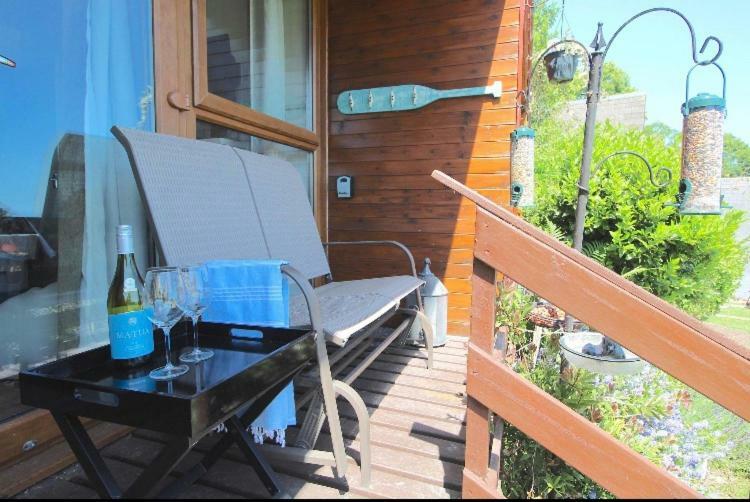 Clifftop Chalet With Pool Deal Exterior foto